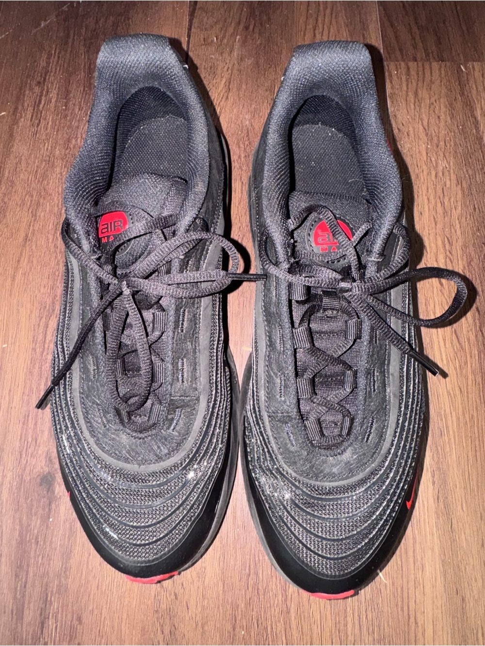 Nike Black Sneakers with Red Accents - Men's Air Max Style 11.5